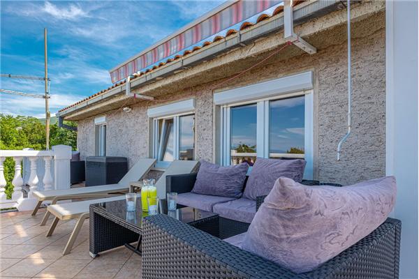 Apartment A2, for 6 persons