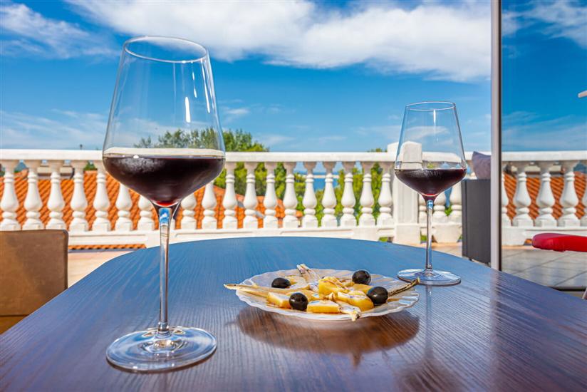 Apartment A2, for 6 persons