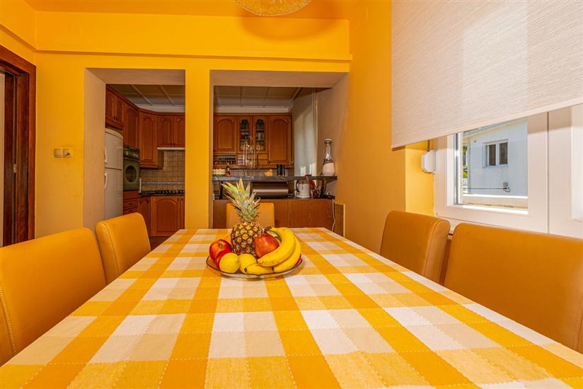 Apartment A2, for 6 persons