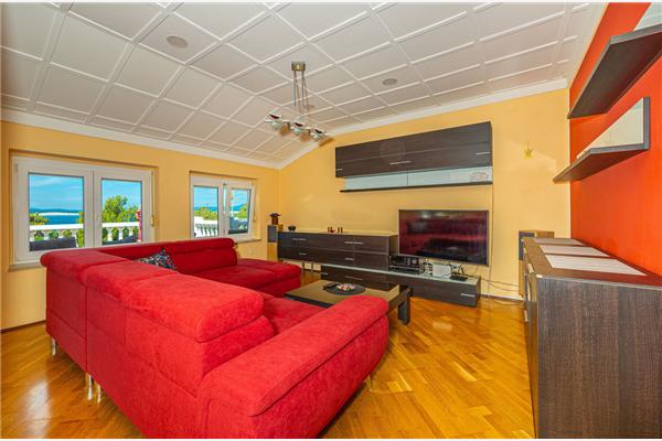 Apartment A2, for 6 persons