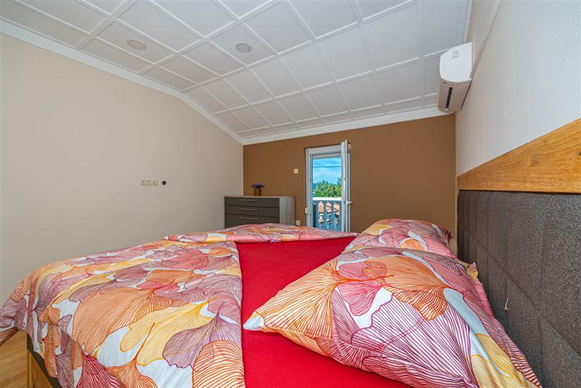 Apartment A2, for 6 persons