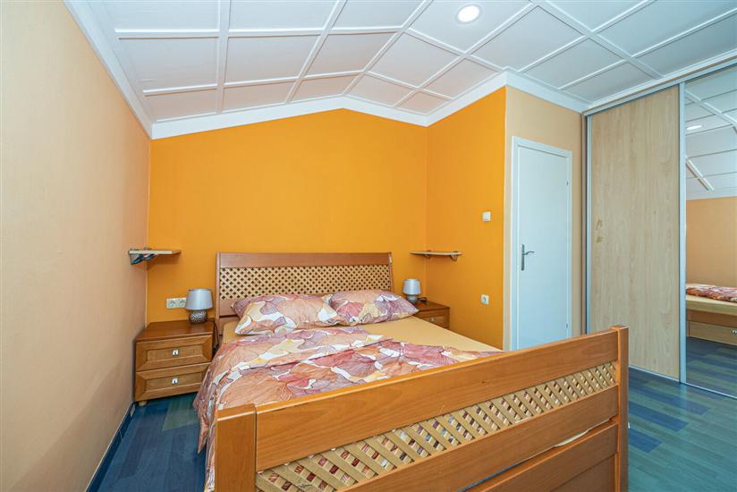 Apartment A2, for 6 persons