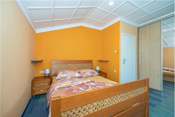 Apartment A2, for 6 persons