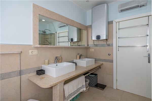 Apartment A2, for 6 persons