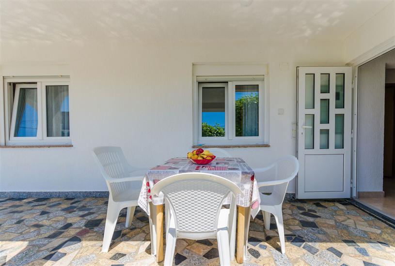 Apartment A2, for 5 persons