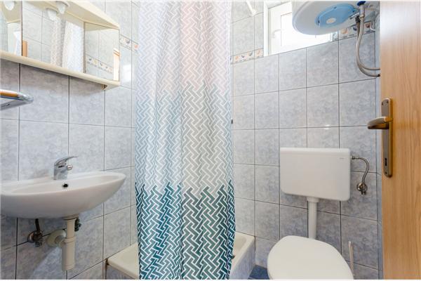 Apartment A2, for 5 persons