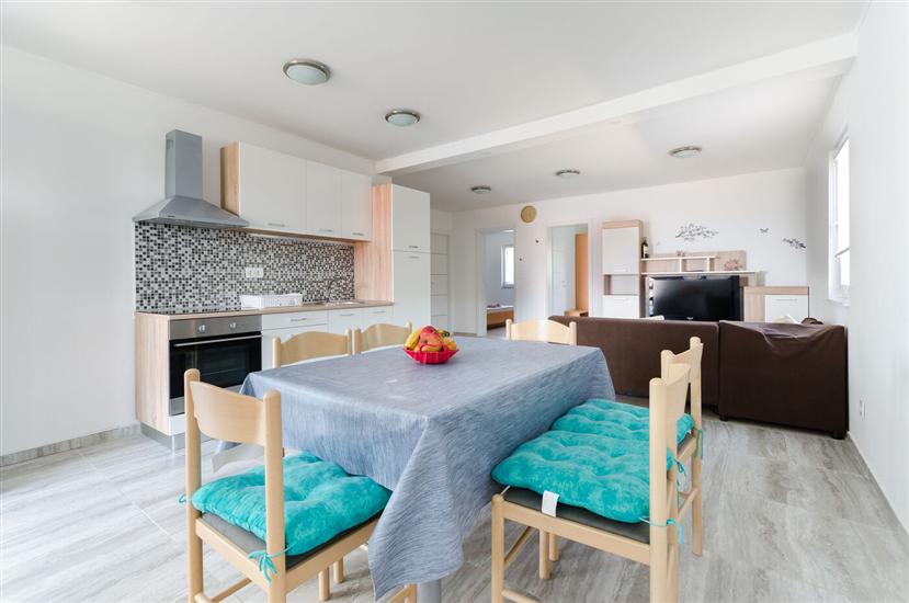 Apartment A5, for 5 persons