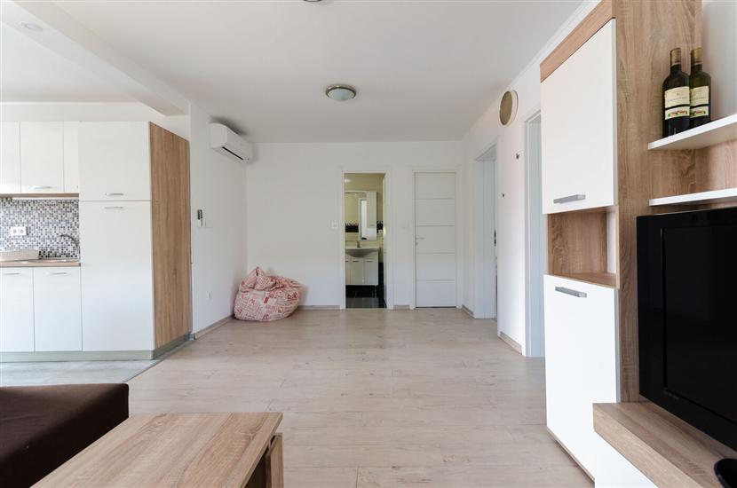 Apartment A5, for 5 persons