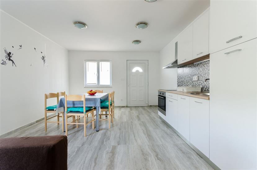 Apartment A5, for 5 persons
