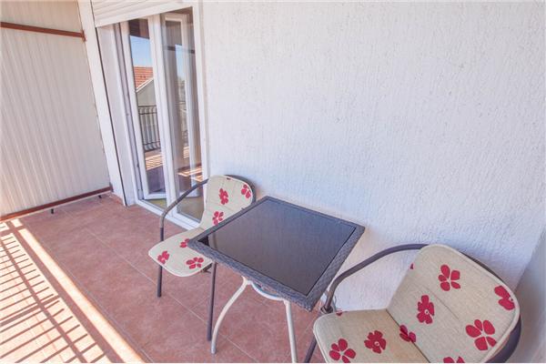 Room S2, for 2 persons