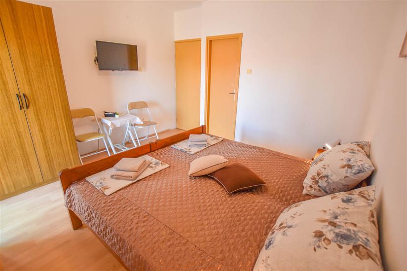 Room S2, for 2 persons