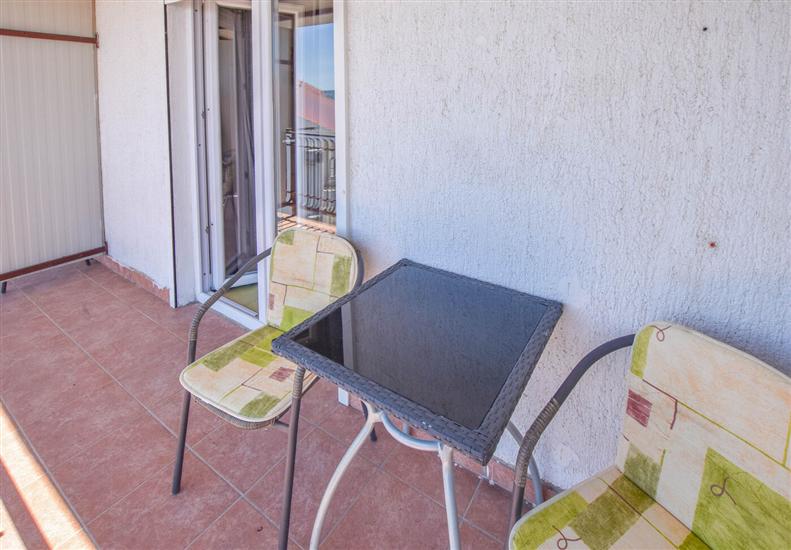 Room S3, for 2 persons