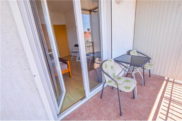 Room S4, for 2 persons