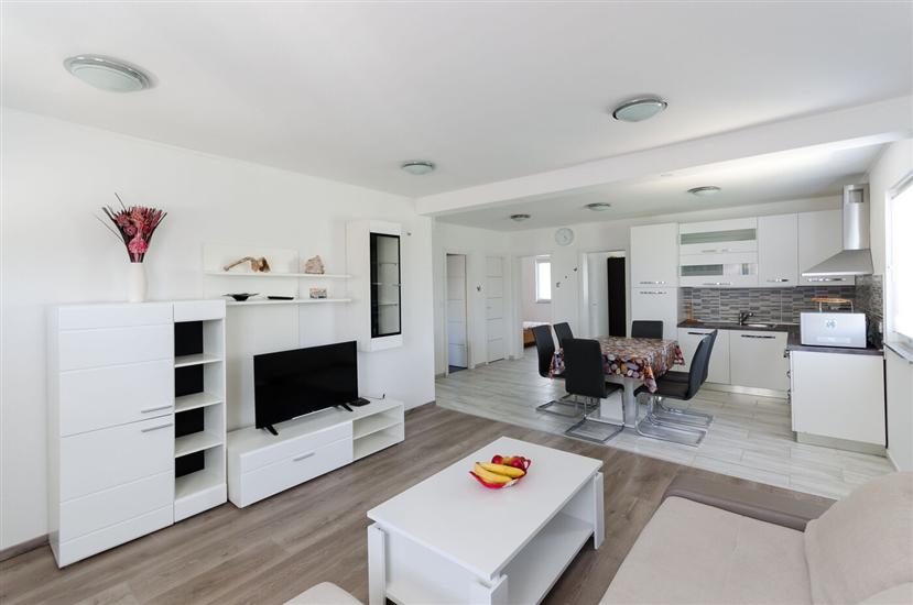 Apartment A6, for 5 persons