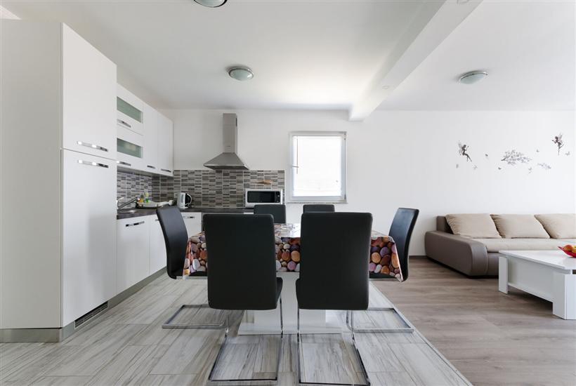 Apartment A6, for 5 persons