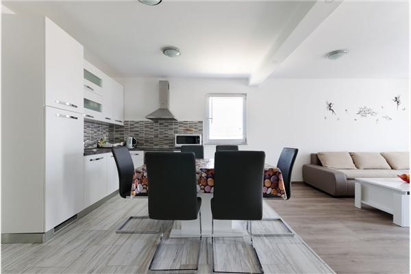 Apartment A6, for 5 persons