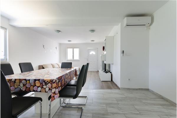 Apartment A6, for 5 persons