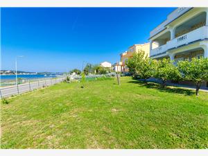 Apartment Marica Supetarska Draga - island Rab, Size 65.00 m2, Airline distance to town centre 300 m