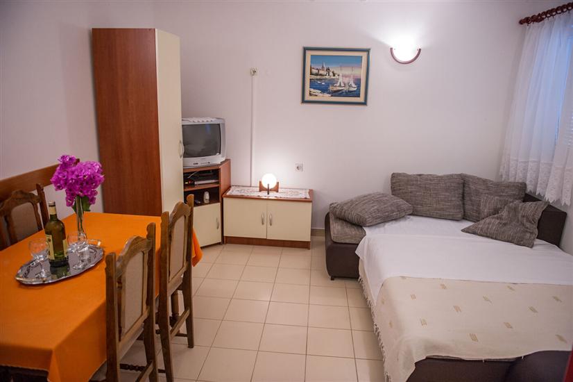 Apartment A4, for 5 persons