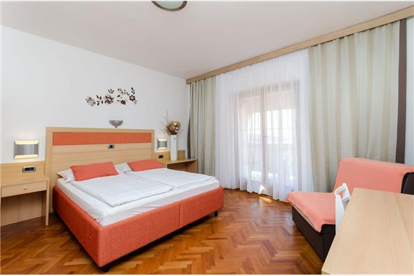 Apartment A4, for 4 persons