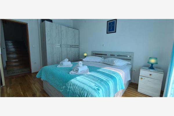 Apartment A1, for 8 persons