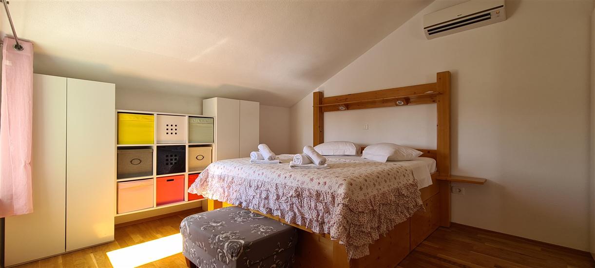 Apartment A1, for 8 persons