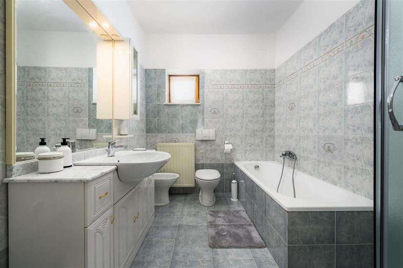 Apartment A1, for 6 persons