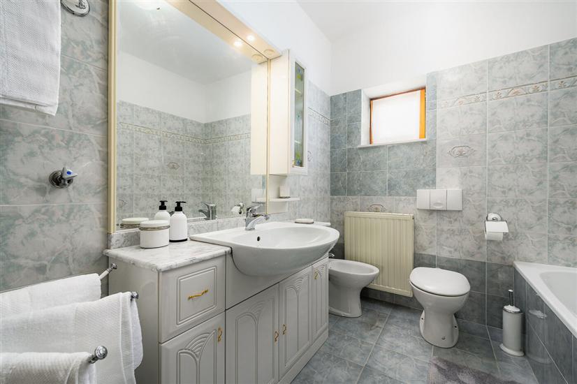 Apartment A1, for 6 persons