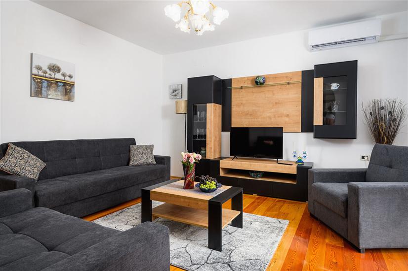 Apartment A1, for 6 persons