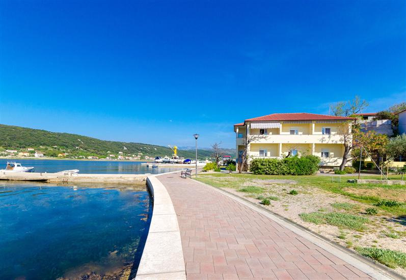 Apartments Darko by the sea
