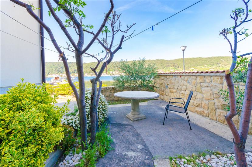 Apartments Darko by the sea