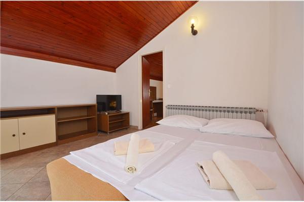 Apartment A8, for 4 persons