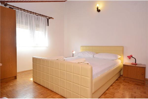 Apartment A8, for 4 persons