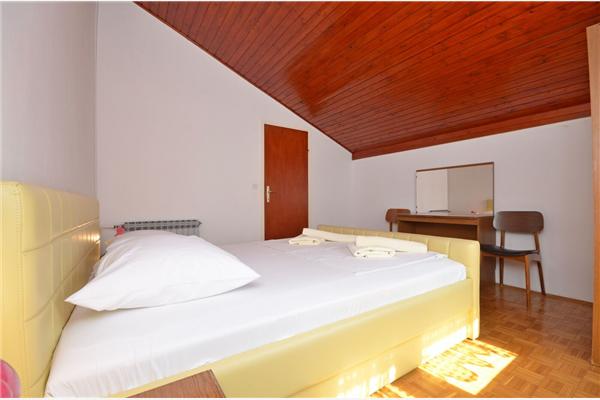 Apartment A8, for 4 persons