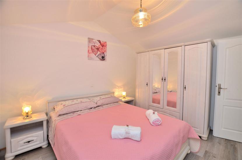 Apartment A1, for 5 persons