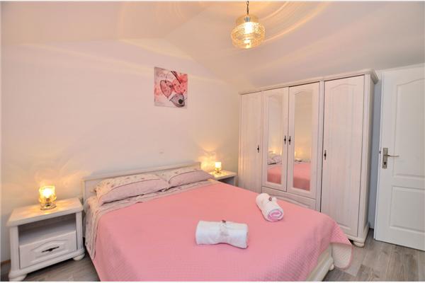 Apartment A1, for 5 persons