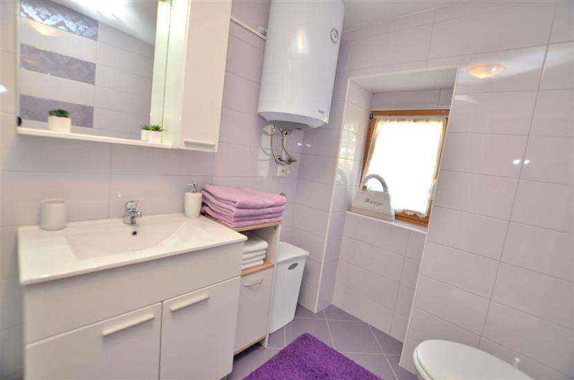 Apartment A1, for 5 persons