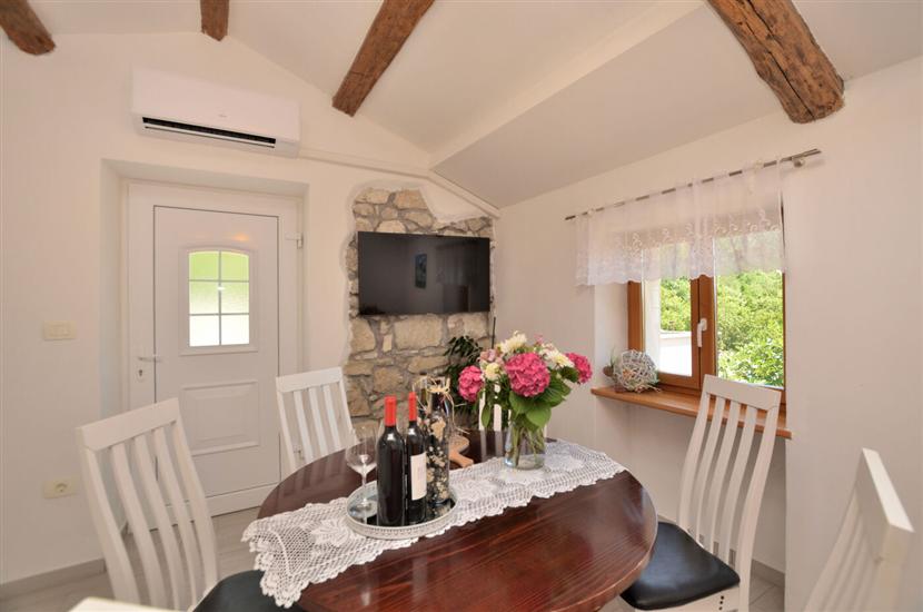 Apartment A1, for 5 persons