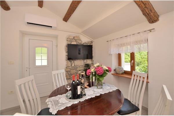 Apartment A1, for 5 persons