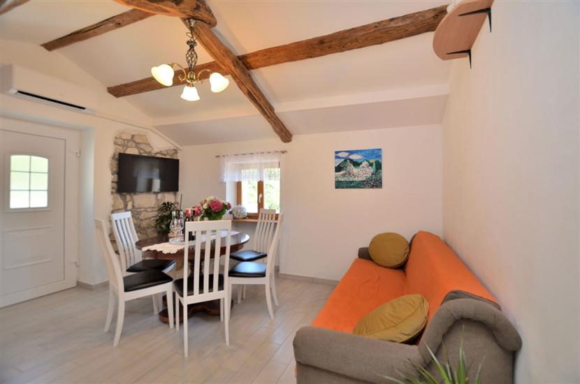 Apartment A1, for 5 persons