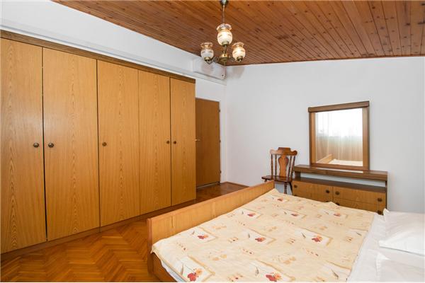 Apartment A2, for 5 persons