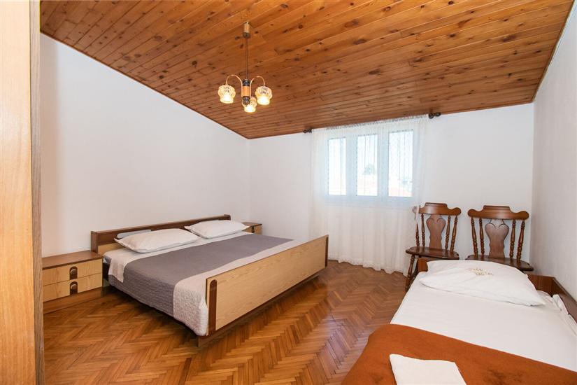 Apartment A2, for 5 persons