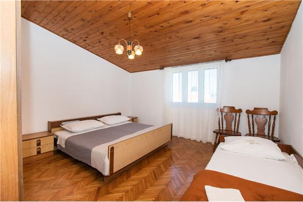 Apartment A2, for 5 persons