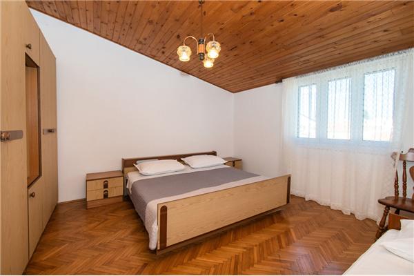 Apartment A2, for 5 persons