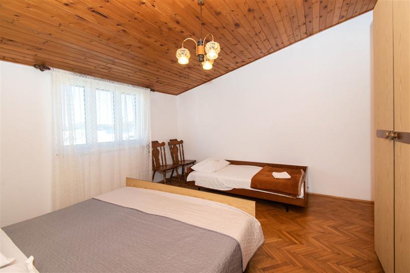 Apartment A2, for 5 persons