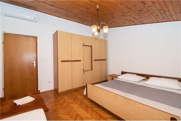 Apartment A2, for 5 persons