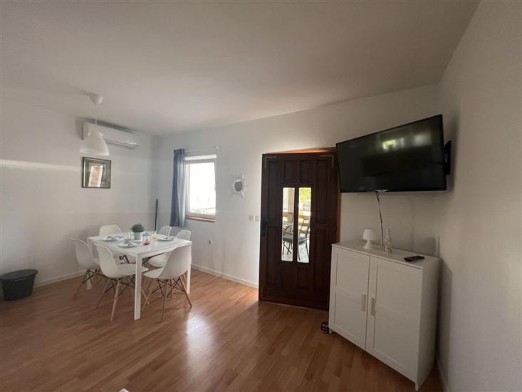 Apartment A2, for 5 persons
