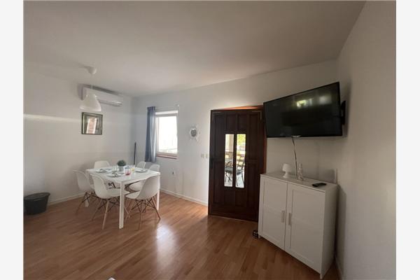 Apartment A2, for 5 persons