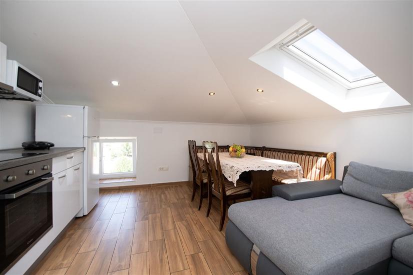 Apartment A2, for 6 persons