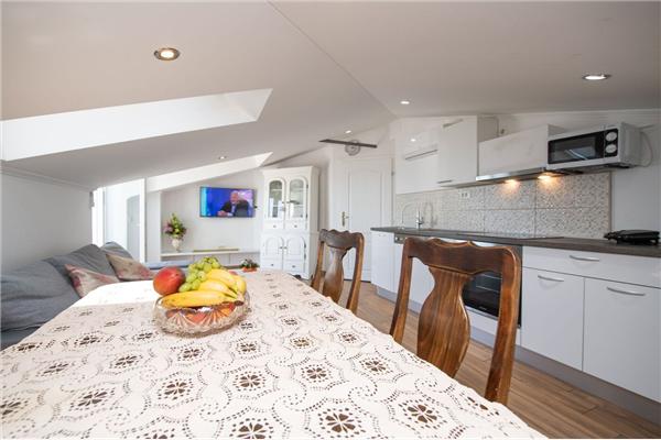 Apartment A2, for 6 persons